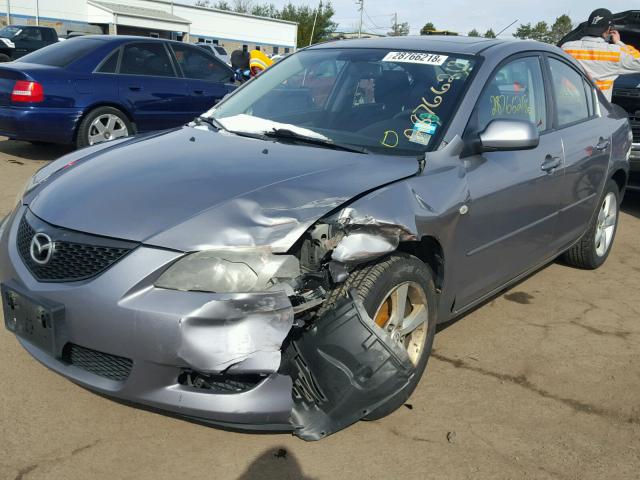 JM1BK12G761431098 - 2006 MAZDA 3 I GRAY photo 2