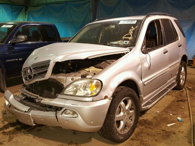 4JGAB75E14A507089 - 2004 MERCEDES-BENZ ML 500 SILVER photo 2