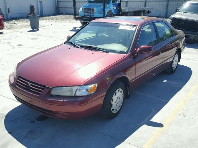 4T1BG22K7XU598696 - 1999 TOYOTA CAMRY CE MAROON photo 2