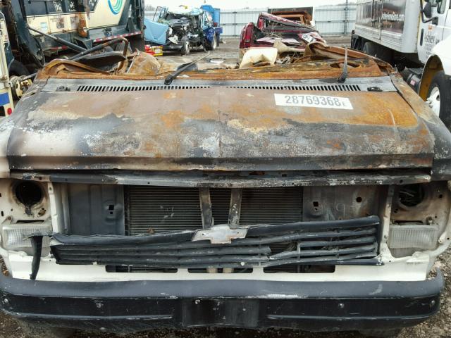 2GBHG31M4D4159294 - 1983 CHEVROLET G30 WHITE photo 7