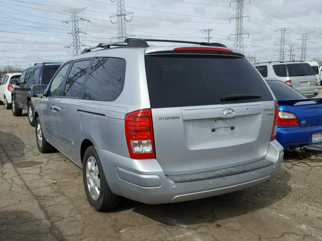 KNDMC233286047646 - 2008 HYUNDAI ENTOURAGE SILVER photo 3