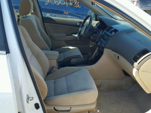 1HGCM56495A008464 - 2005 HONDA ACCORD LX WHITE photo 5