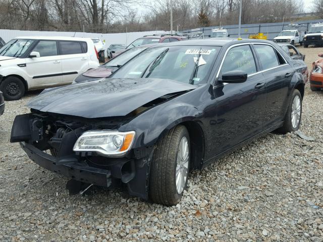 2C3CCARG2EH163282 - 2014 CHRYSLER 300 BLACK photo 2