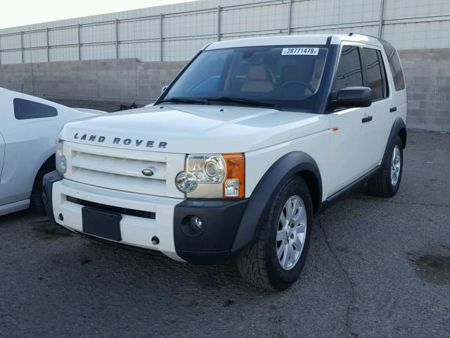 SALAA254X5A300843 - 2005 LAND ROVER LR3 WHITE photo 2