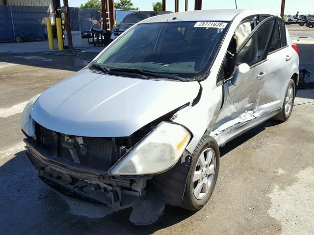 3N1BC13E27L386899 - 2007 NISSAN VERSA S SILVER photo 2