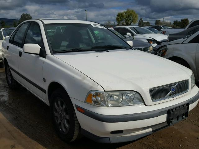 YV1VS255XYF467848 - 2000 VOLVO S40 WHITE photo 1