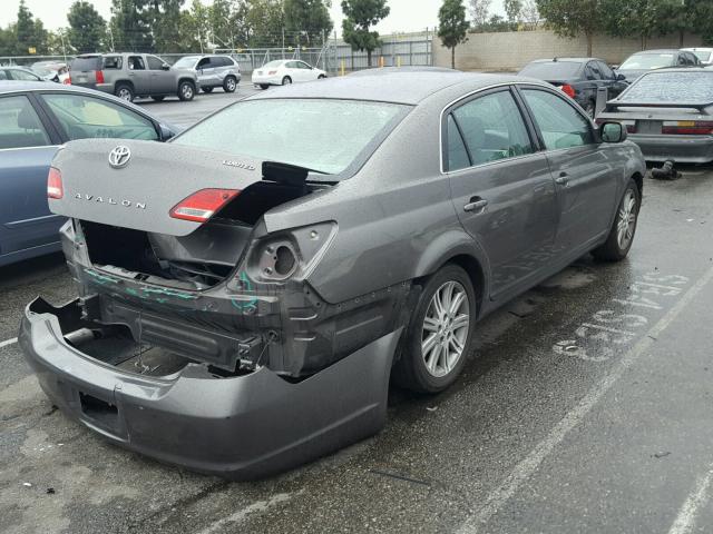 4T1BK36B85U005584 - 2005 TOYOTA AVALON XL GRAY photo 4