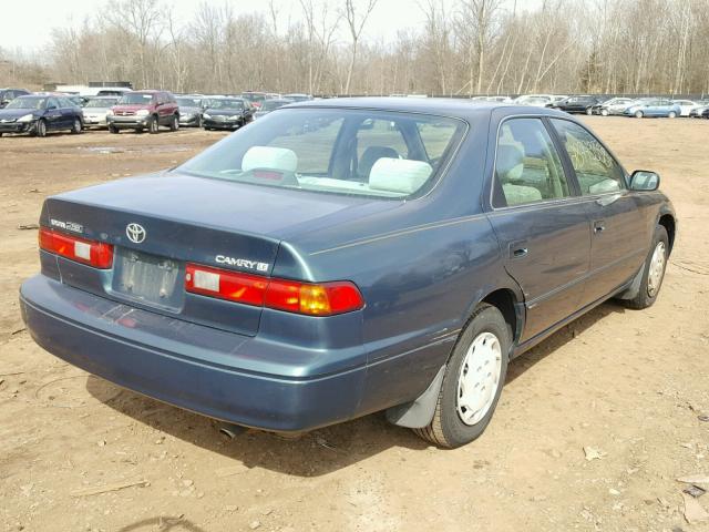 4T1BG22K0VU822971 - 1997 TOYOTA CAMRY CE GREEN photo 4