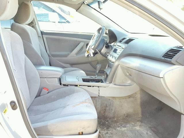 4T1BF3EK5BU203671 - 2011 TOYOTA CAMRY BASE SILVER photo 5