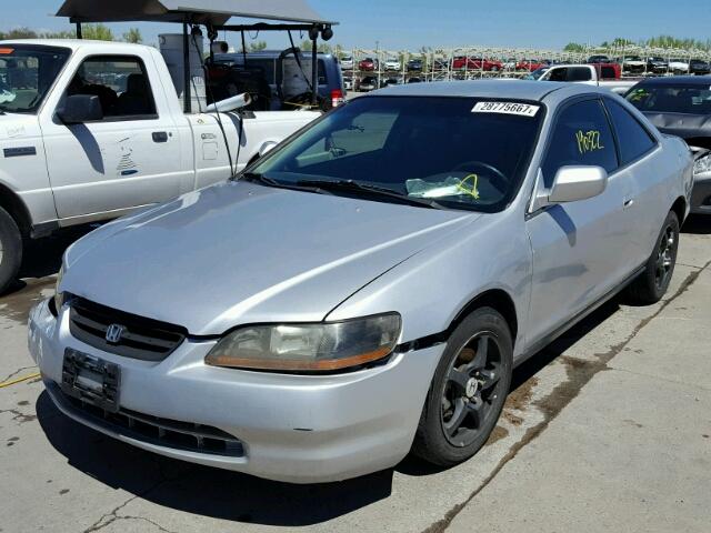 1HGCG2242XA032040 - 1999 HONDA ACCORD SILVER photo 2