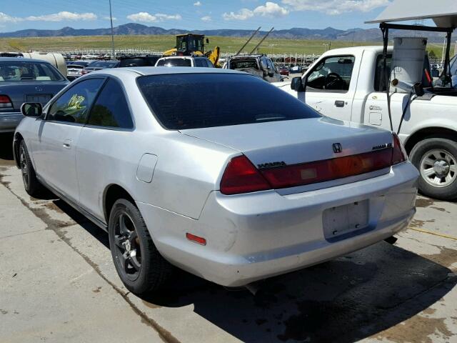 1HGCG2242XA032040 - 1999 HONDA ACCORD SILVER photo 3