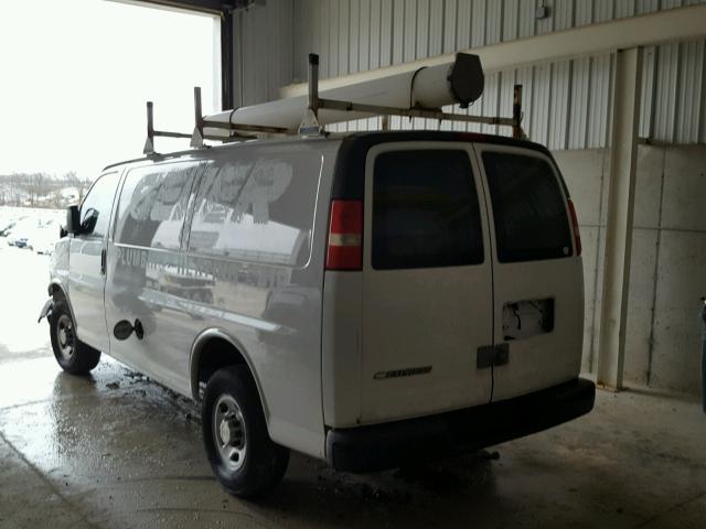 1GCHG35KX91134788 - 2009 CHEVROLET EXPRESS G3 WHITE photo 3