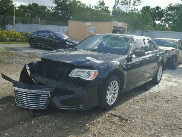 2C3CA4CG6BH514593 - 2011 CHRYSLER 300 BLACK photo 2