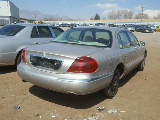 1LNHM97V32Y638160 - 2002 LINCOLN CONTINENTA BEIGE photo 4