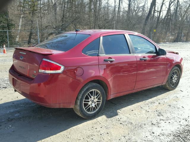 1FAHP3FN8AW224401 - 2010 FORD FOCUS SE RED photo 4