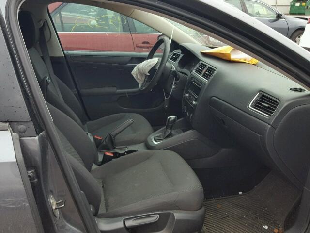 3VW2K7AJ5CM405773 - 2012 VOLKSWAGEN JETTA BASE Մոխրագույն լուսանկար 5