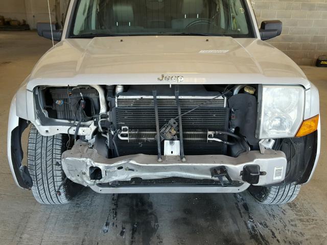 1J8HH48K27C592561 - 2007 JEEP COMMANDER SILVER photo 9