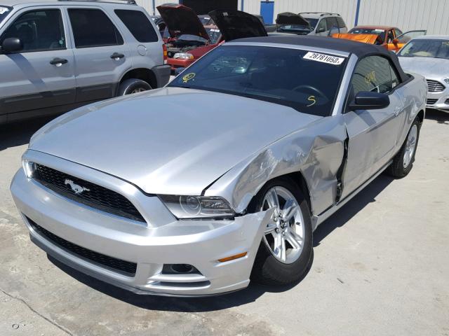 1ZVBP8EM9E5256241 - 2014 FORD MUSTANG SILVER photo 2