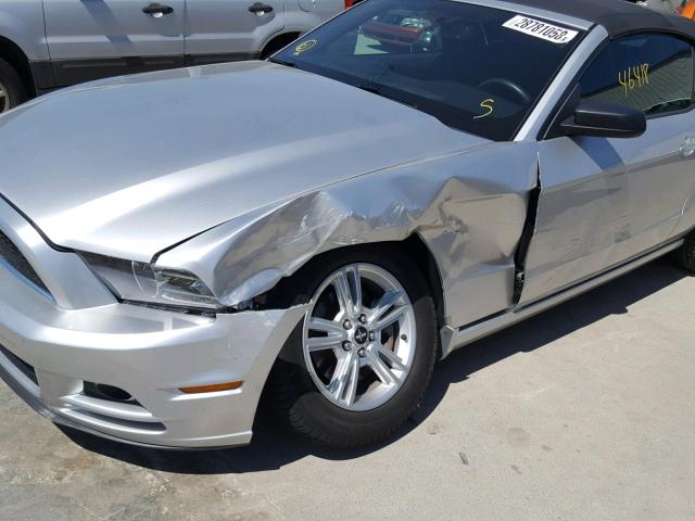 1ZVBP8EM9E5256241 - 2014 FORD MUSTANG SILVER photo 9