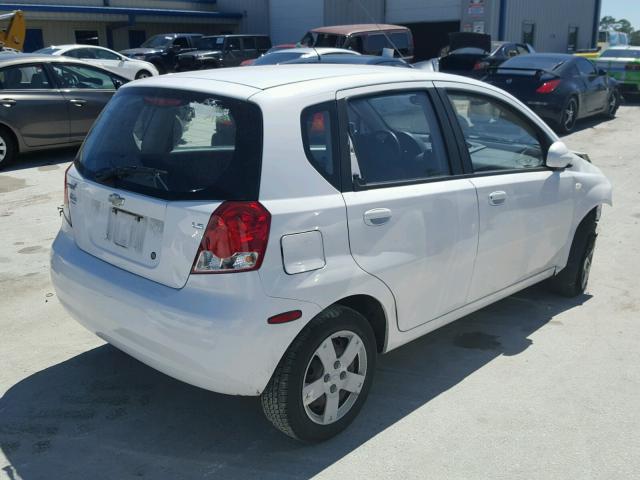 KL1TD66637B769484 - 2007 CHEVROLET AVEO BASE Biały zdjęcie 4