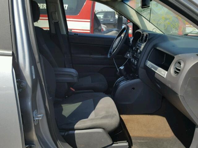 1C4NJCBA9GD567580 - 2016 JEEP COMPASS SP SILVER photo 5