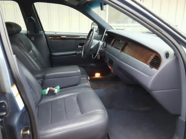 1LNHM81W9YY864949 - 2000 LINCOLN TOWN CAR E BLUE photo 5