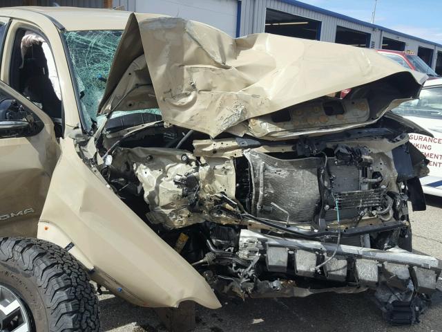 3TMCZ5AN9HM054688 - 2017 TOYOTA TACOMA DOU თაფლისფერი ფოტო 9