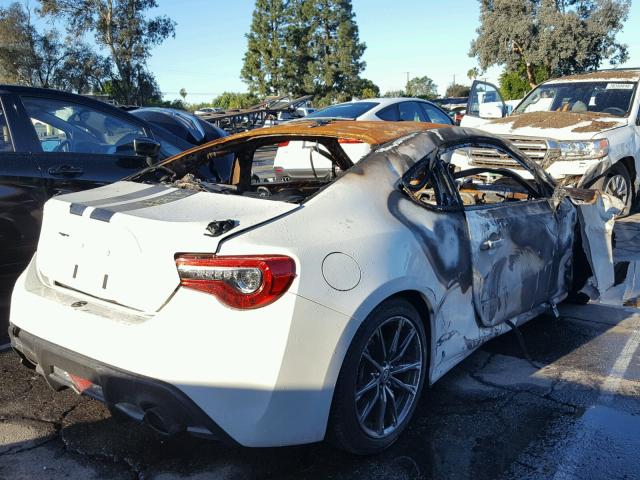 JF1ZNAA1XH9707089 - 2017 TOYOTA 86 BASE WHITE photo 4