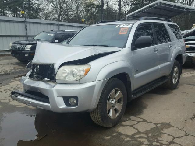 JTEZU14R368046535 - 2006 TOYOTA 4RUNNER SR SILVER photo 2