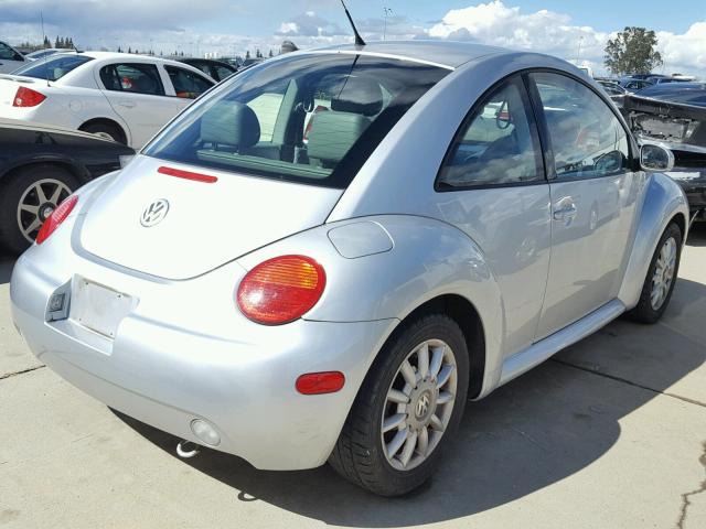 3VWCK31C25M405392 - 2005 VOLKSWAGEN NEW BEETLE 银色 照片 4