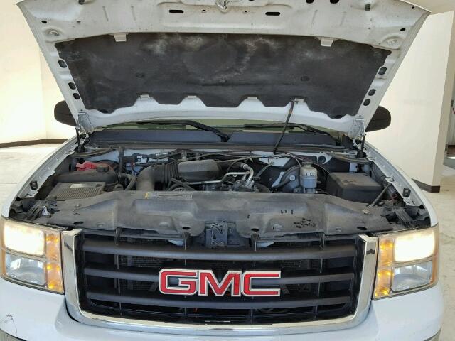 1GTEC14XX9Z233127 - 2009 GMC SIERRA C15 WHITE photo 7