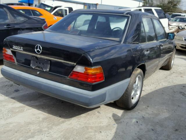 WDBEA30D7KB034000 - 1989 MERCEDES-BENZ 300 E BLACK photo 4