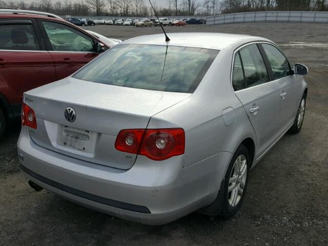 3VWEF71K77M167358 - 2007 VOLKSWAGEN JETTA WOLF SILVER photo 4