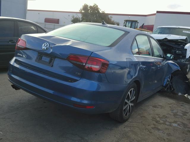 3VWDB7AJXHM238892 - 2017 VOLKSWAGEN JETTA SE BLUE photo 4