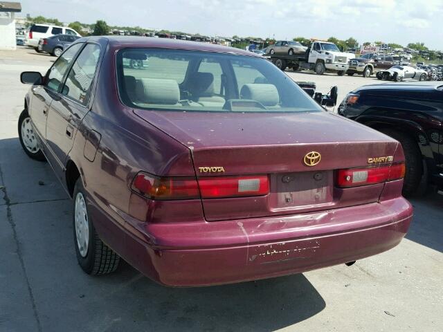 4T1BG22K1WU220307 - 1998 TOYOTA CAMRY CE MAROON photo 2