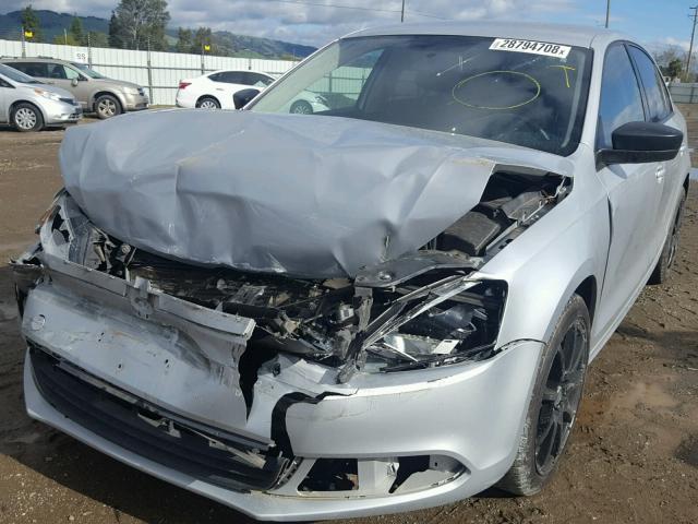 3VW1K7AJ8CM312046 - 2012 VOLKSWAGEN JETTA BASE 银色 照片 2