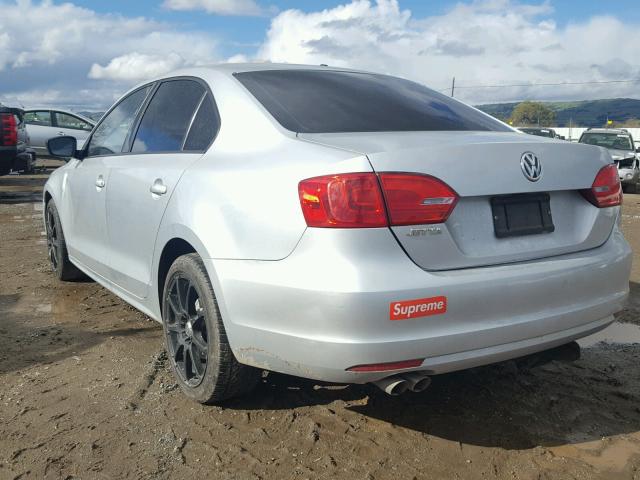3VW1K7AJ8CM312046 - 2012 VOLKSWAGEN JETTA BASE 银色 照片 3