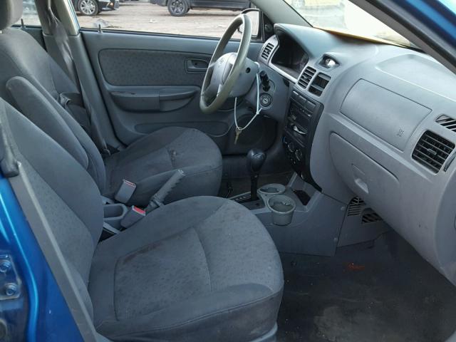 KNADC125056357574 - 2005 KIA RIO BLUE photo 5