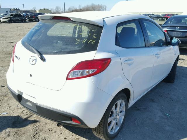 JM1DE1LY3D0158297 - 2013 MAZDA MAZDA2 WHITE photo 4