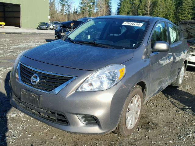 3N1CN7AP6DL882452 - 2013 NISSAN VERSA S GRAY photo 2