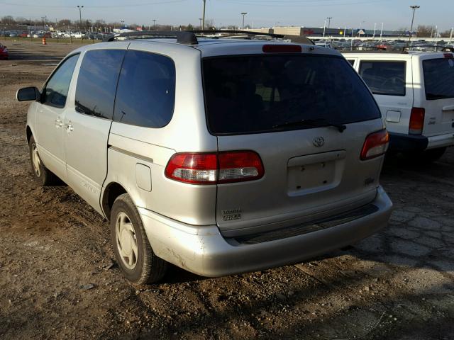 4T3ZF13C52U486076 - 2002 TOYOTA SIENNA LE SILVER photo 3