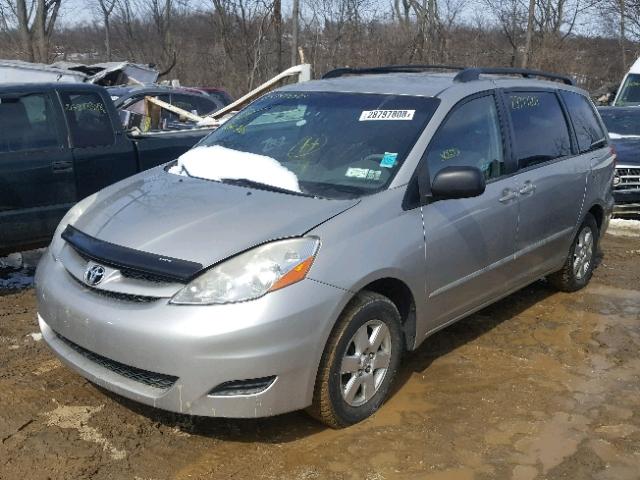 5TDZK23C68S202921 - 2008 TOYOTA SIENNA CE SILVER photo 2