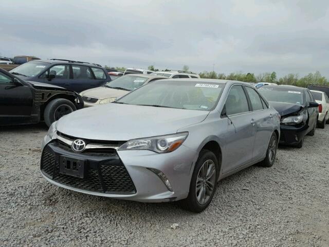 4T1BF1FK7HU412972 - 2017 TOYOTA CAMRY LE SILVER photo 2