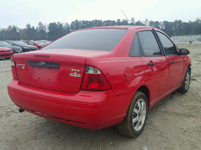 1FAFP34N85W203936 - 2005 FORD FOCUS ZX4 RED photo 4