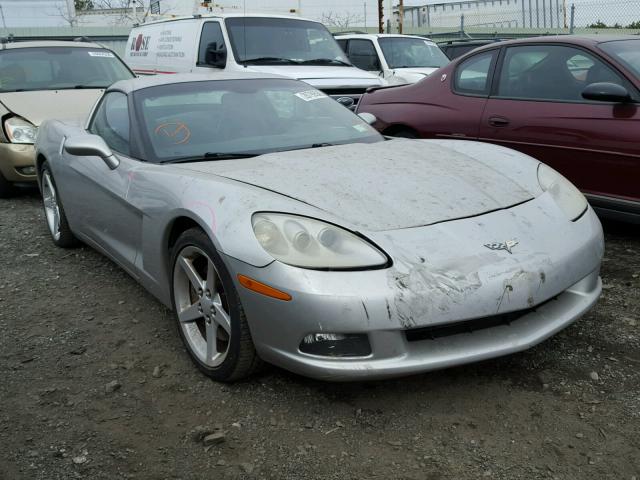 1G1YY24U055105631 - 2005 CHEVROLET CORVETTE SILVER photo 1