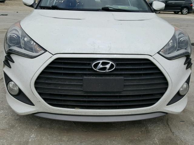 KMHTC6AE3FU226421 - 2015 HYUNDAI VELOSTER T WHITE photo 9