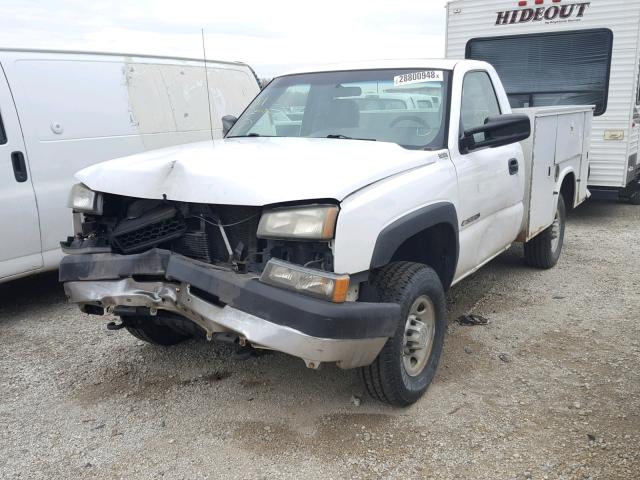 1GBHC24U67E174871 - 2007 CHEVROLET SILVERADO WHITE photo 2