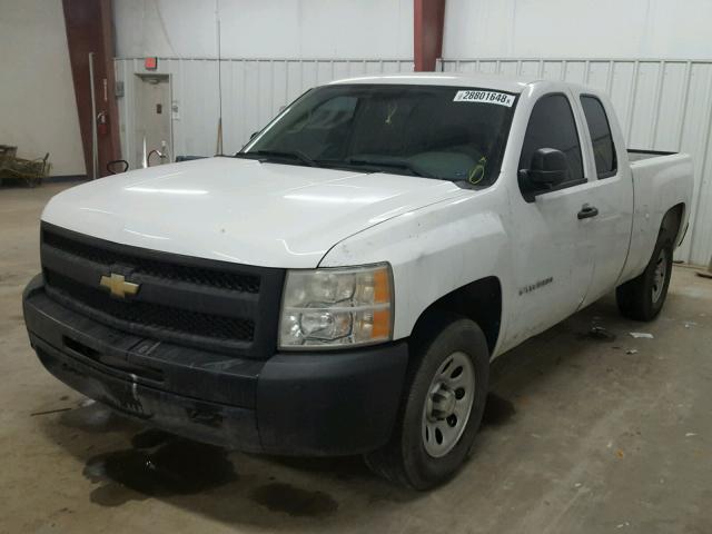 1GCRKPEA2BZ114298 - 2011 CHEVROLET SILVERADO WHITE photo 2