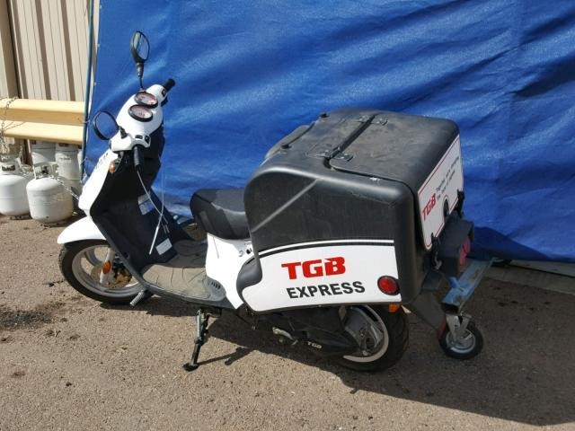 RFCTKAB16HY722717 - 2017 TGB SCOOTER WHITE photo 3
