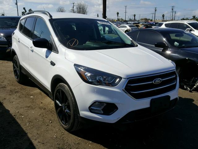 1FMCU0GD6HUE36846 - 2017 FORD ESCAPE SE WHITE photo 1